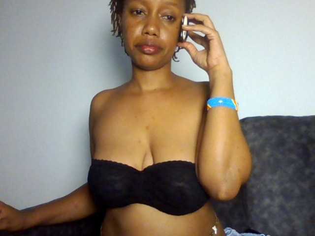 sexxypeach90 live cam on BongaCams
