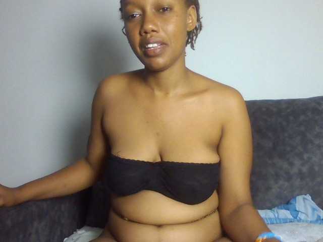 sexxypeach90 live cam on BongaCams