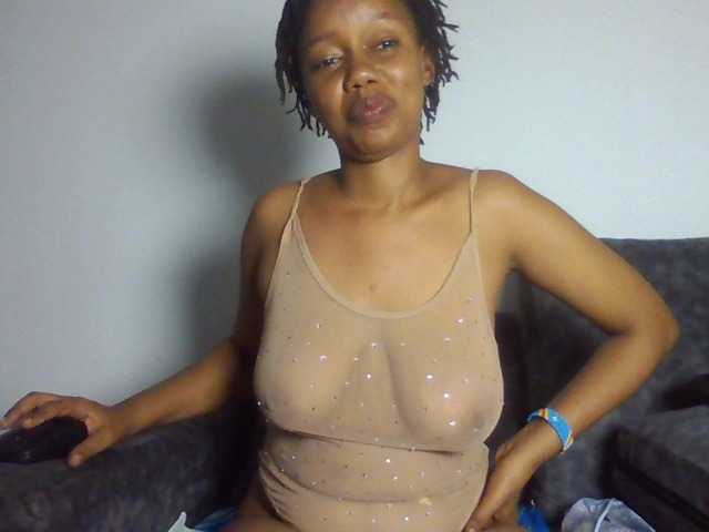 sexxypeach90 live cam on BongaCams