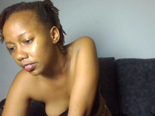 sexxypeach90 live cam on BongaCams