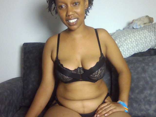 sexxypeach90 live cam on BongaCams