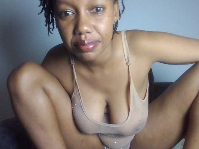 sexxypeach90 live cam on BongaCams