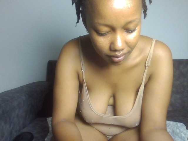 sexxypeach90 live cam on BongaCams
