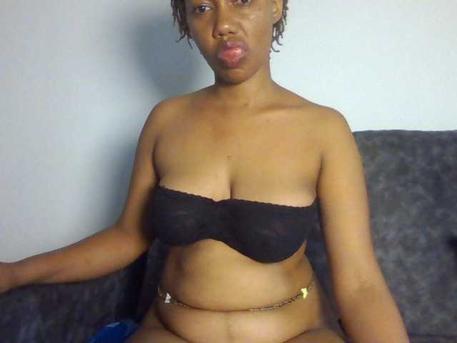 sexxypeach90 live cam on BongaCams