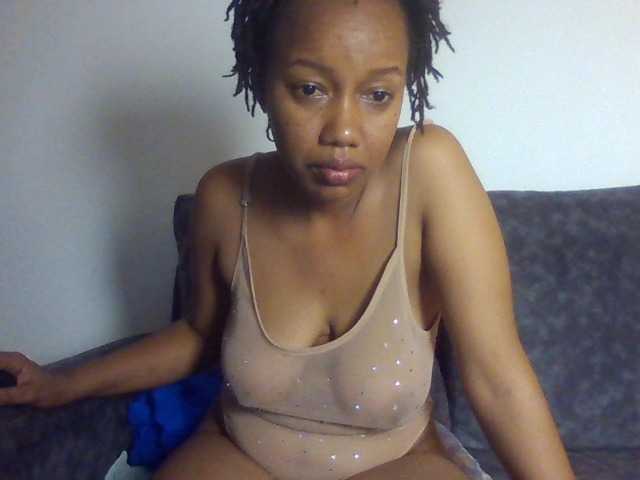 sexxypeach90 live cam on BongaCams