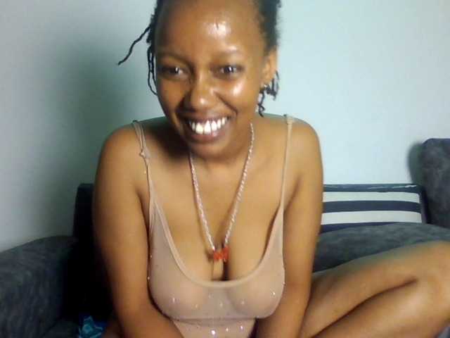 sexxypeach90 live cam on BongaCams