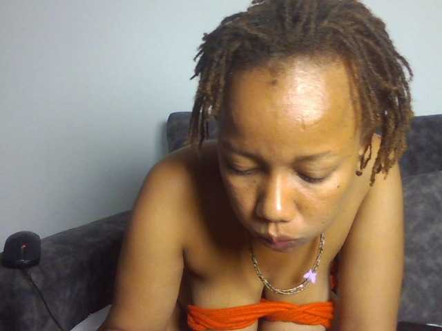 sexxypeach90 live cam on BongaCams