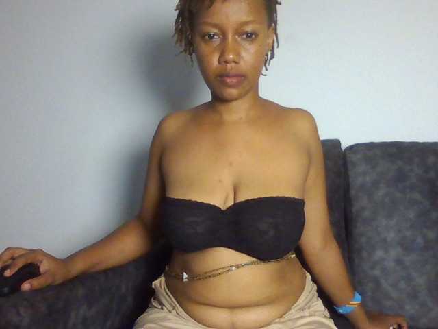 sexxypeach90 live cam on BongaCams