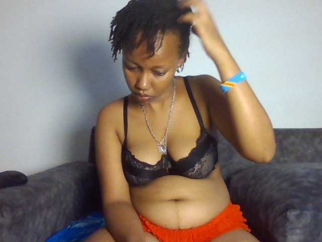 sexxypeach90, en directo ahora en BongaCams