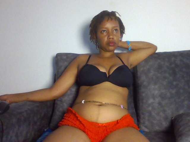 sexxypeach90 live cam on BongaCams