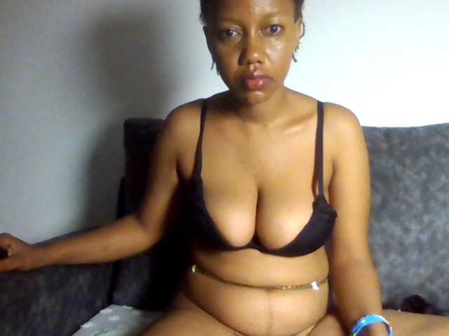 sexxypeach90 live cam on BongaCams