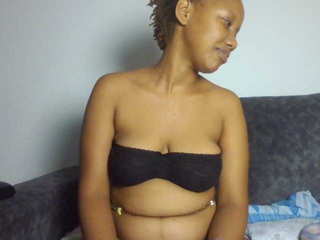 sexxypeach90 live cam on BongaCams