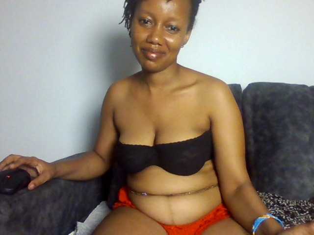 sexxypeach90 live cam on BongaCams