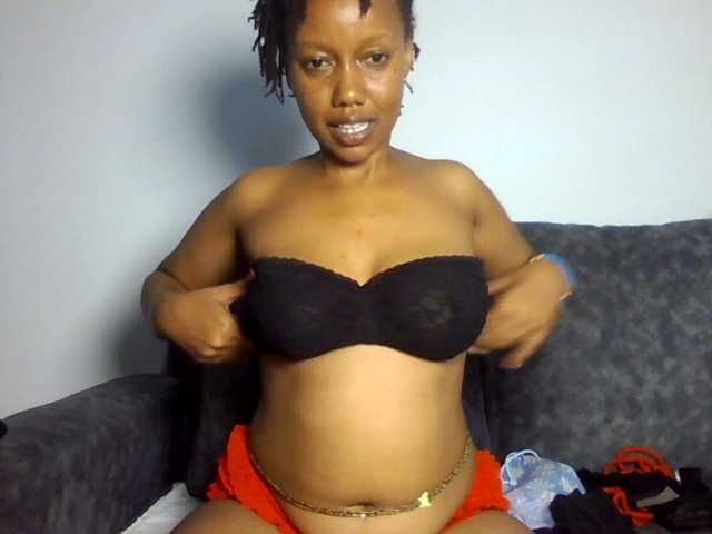sexxypeach90 live cam on BongaCams
