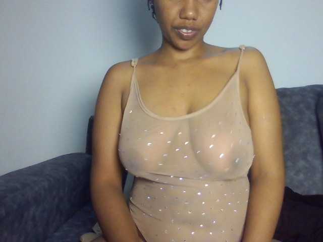 sexxypeach90 live cam on BongaCams