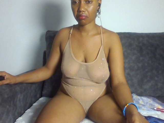 sexxypeach90 live cam on BongaCams