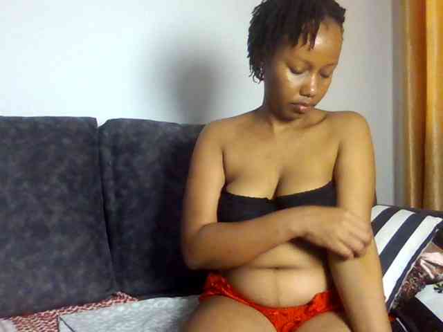 Model: sexxypeach90