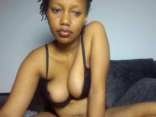 Model: sexxypeach90