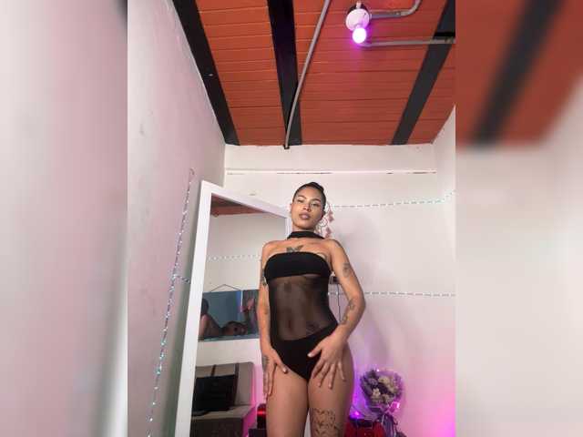 EmilioyCatt live cam on BongaCams