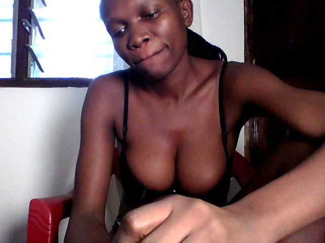 sexypie99, en directo ahora en BongaCams