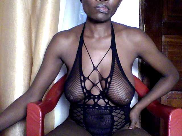 sexypie99, en directo ahora en BongaCams