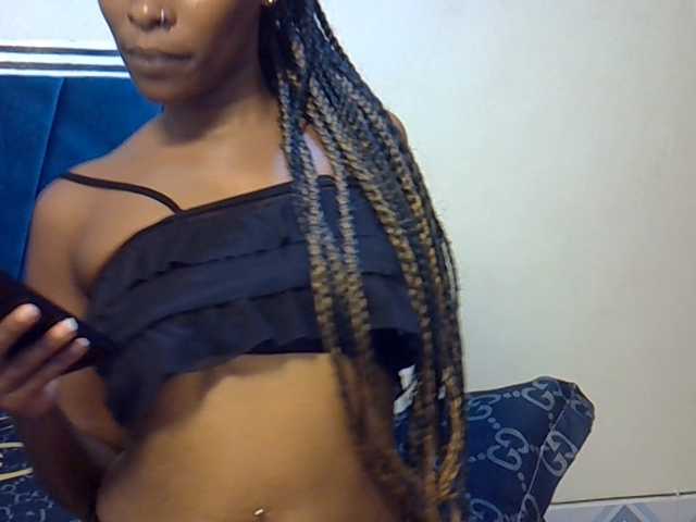 chloeuni1 live cam on BongaCams