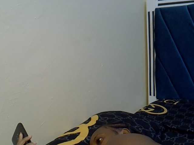chloeuni1 live cam on BongaCams