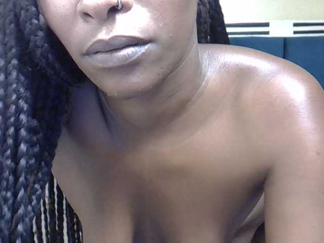 chloeuni1 live cam on BongaCams