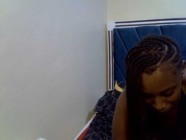 chloeuni1 live cam on BongaCams