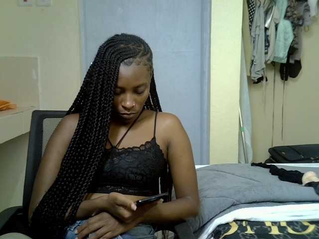 chloeuni1 live cam on BongaCams