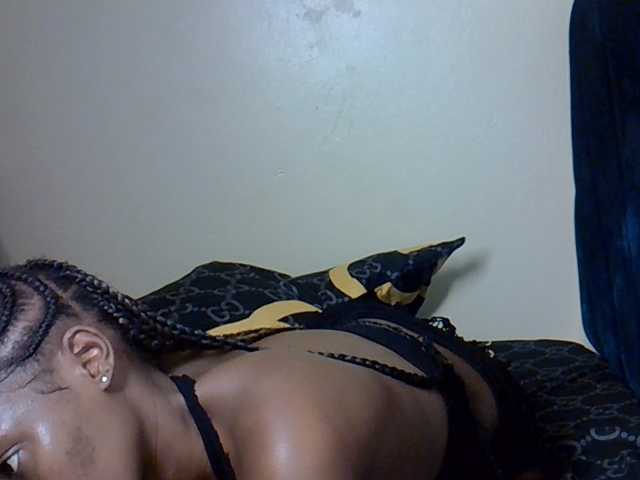 chloeuni1 live cam on BongaCams