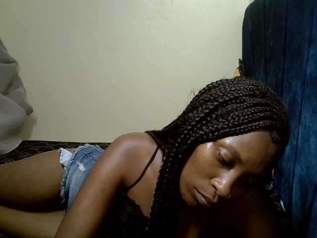 chloeuni1 live cam on BongaCams