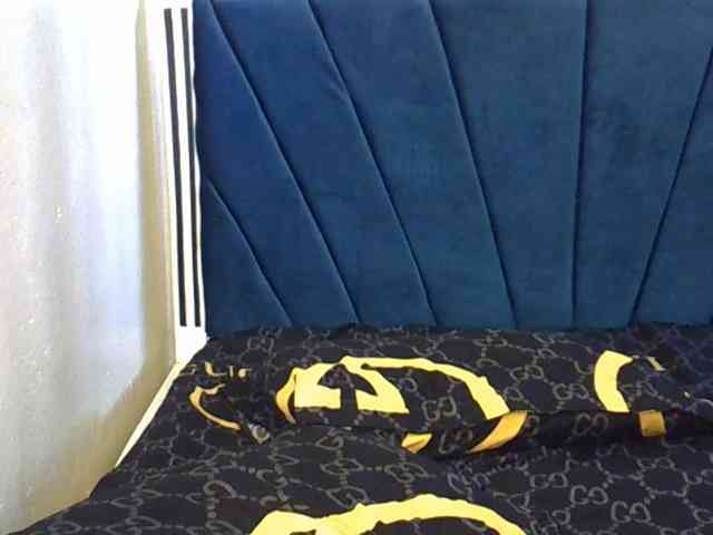 chloeuni1 webcam