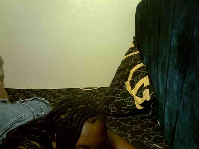 chloeuni1 webcam