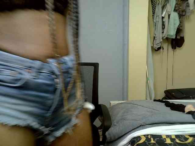 chloeuni1 webcam