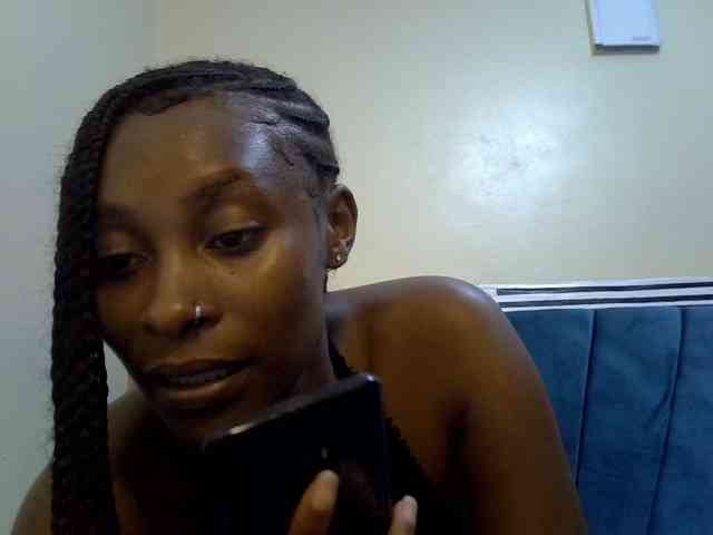 chloeuni1 webcam