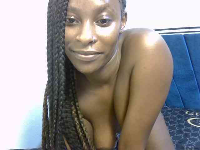 chloeuni1 webcam