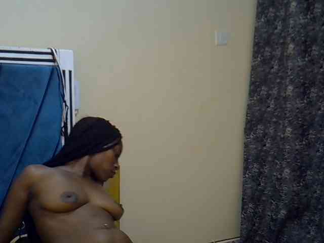 chloeuni1 webcam