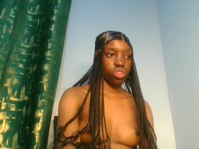 Ebonyslut7 live cam on BongaCams