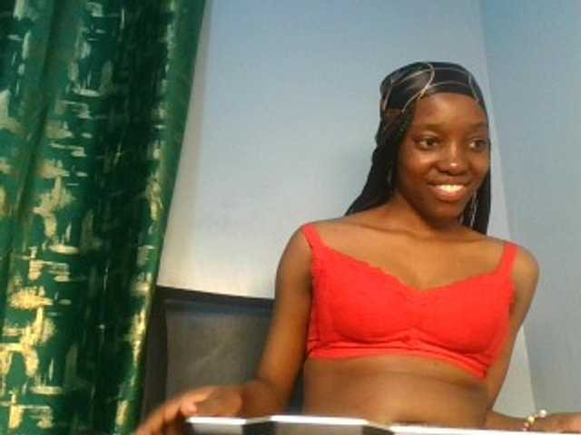 Ebonyslut7 live cam on BongaCams