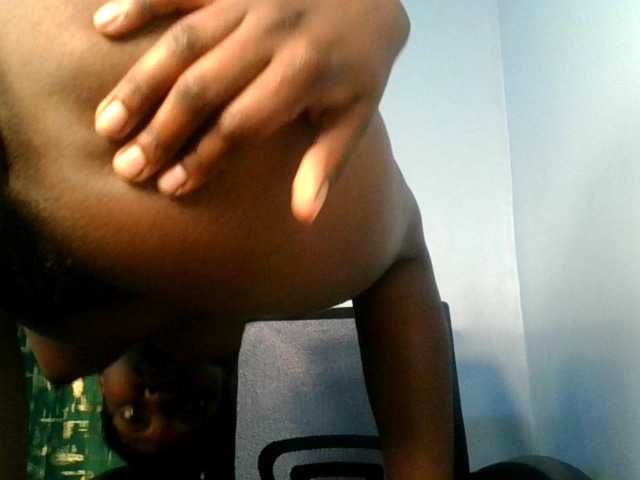 Ebonyslut7 live cam on BongaCams