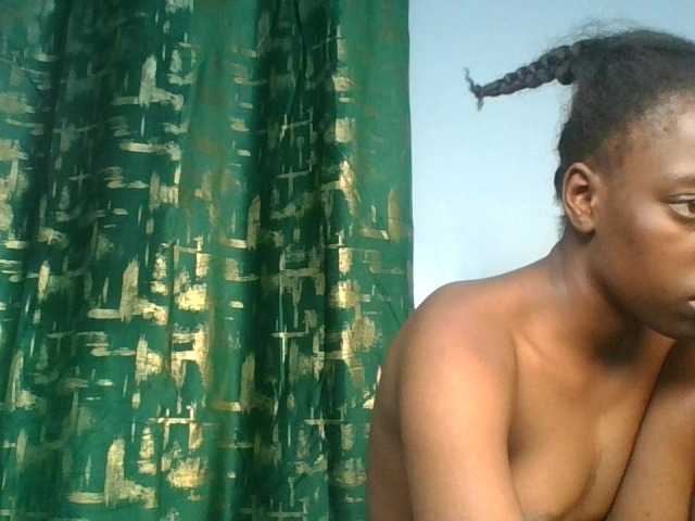 Ebonyslut7 live cam on BongaCams