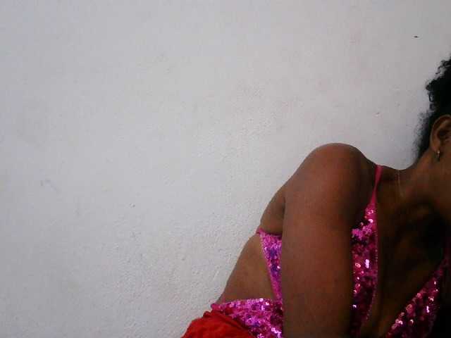 Luanah, en vivo ahora en BongaCams
