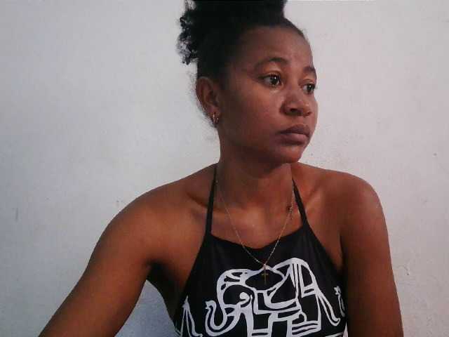 Luanah live cam on BongaCams