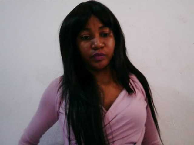 Luanah live cam on BongaCams