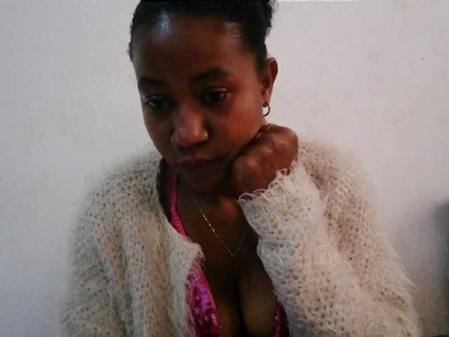 Luanah live cam on BongaCams