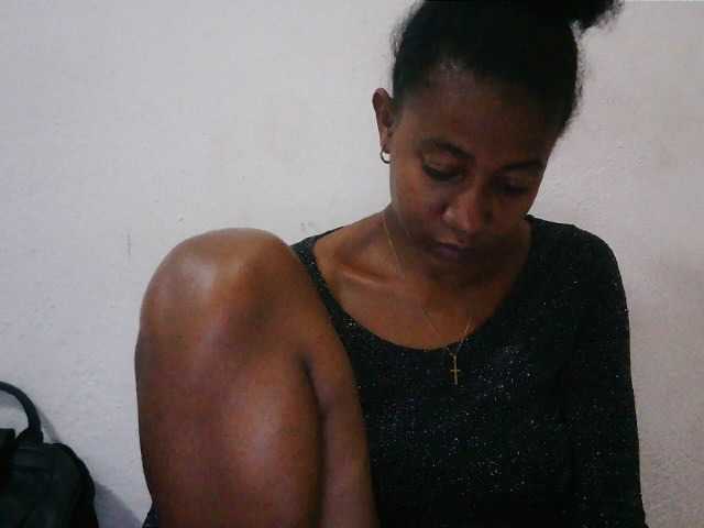 Luanah live cam on BongaCams