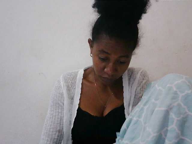 Luanah live cam on BongaCams