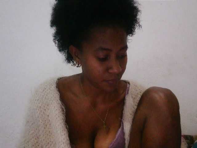 Luanah live cam on BongaCams