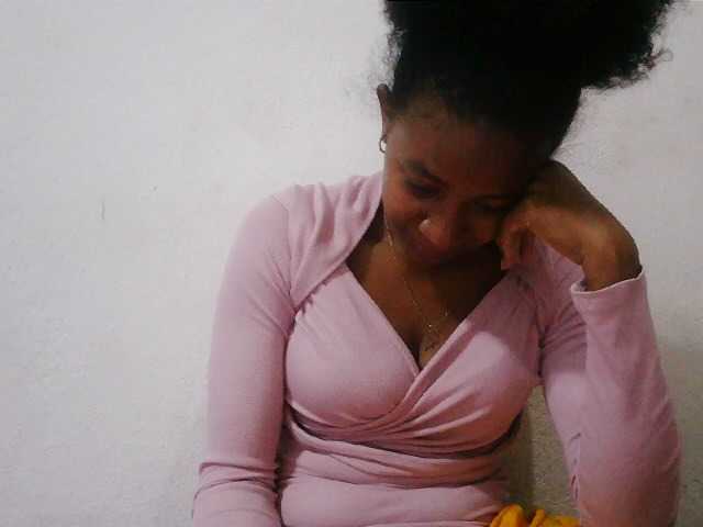Luanah live cam on BongaCams